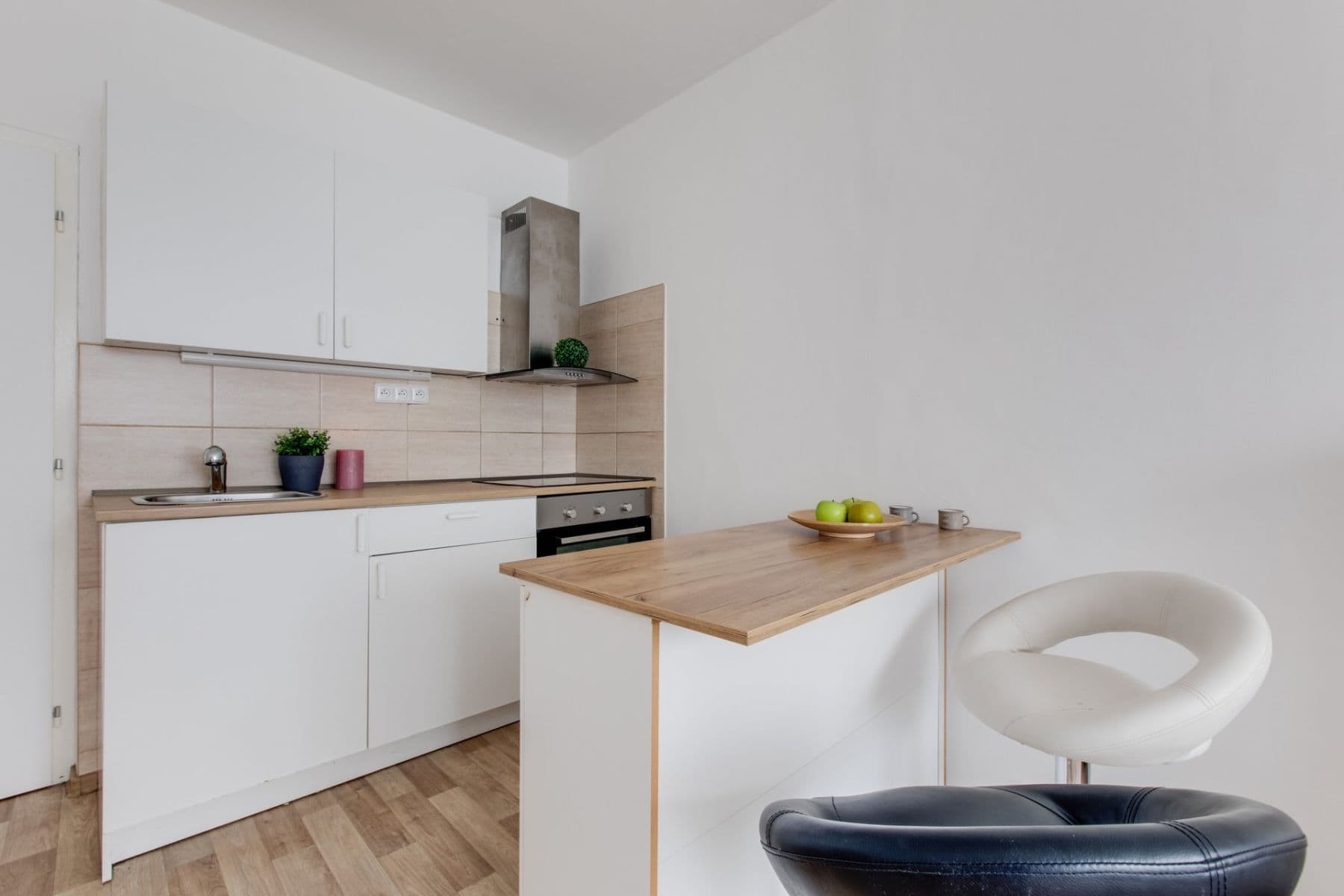 1 bedroom with open-plan kitchen flat to rent, 41 m², Pod Lysinami, Prague, Prague 1 bedroom with open-plan kitchen flat to rent, 41 m², Pod Lysinami, Prague, Prague