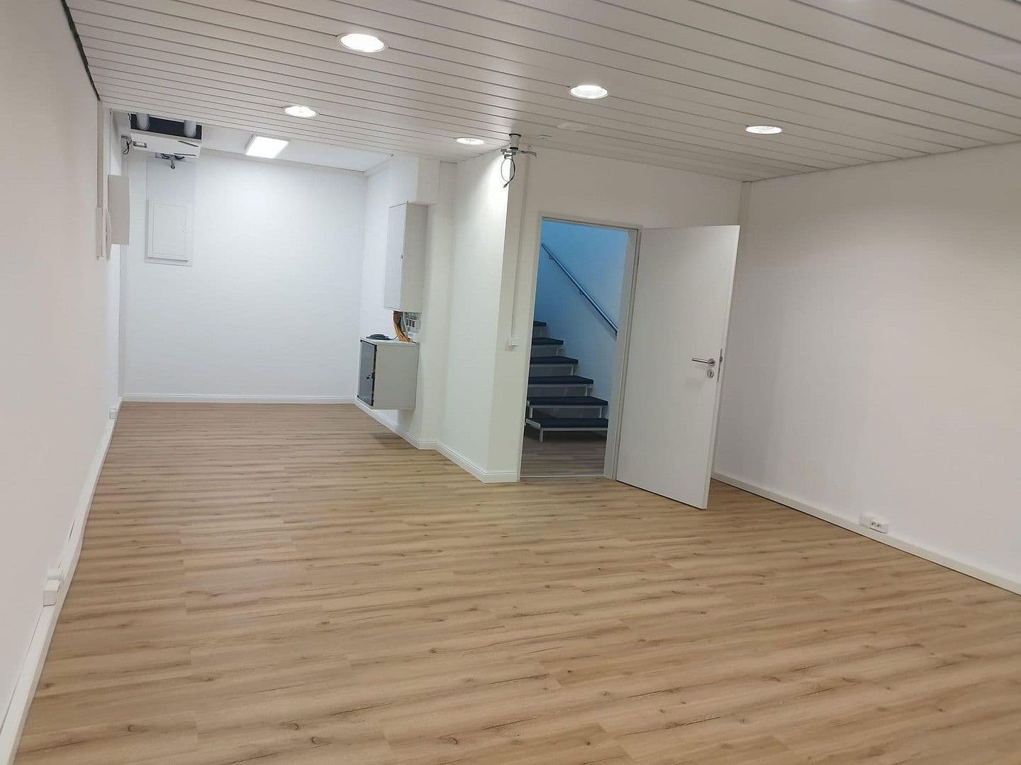 office to rent, 130 m², Pfingstbrunnenstraße 1b, Schwalbach am Taunus, Hesse office to rent, 130 m², Pfingstbrunnenstraße 1b, Schwalbach am Taunus, Hesse