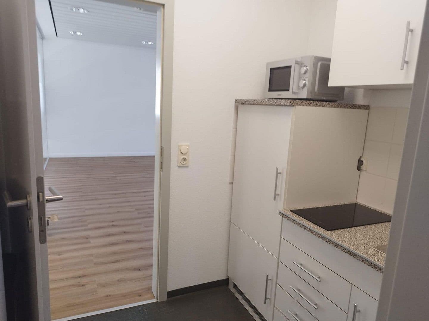 office to rent, 130 m², Pfingstbrunnenstraße 1b, Schwalbach am Taunus, Hesse office to rent, 130 m², Pfingstbrunnenstraße 1b, Schwalbach am Taunus, Hesse