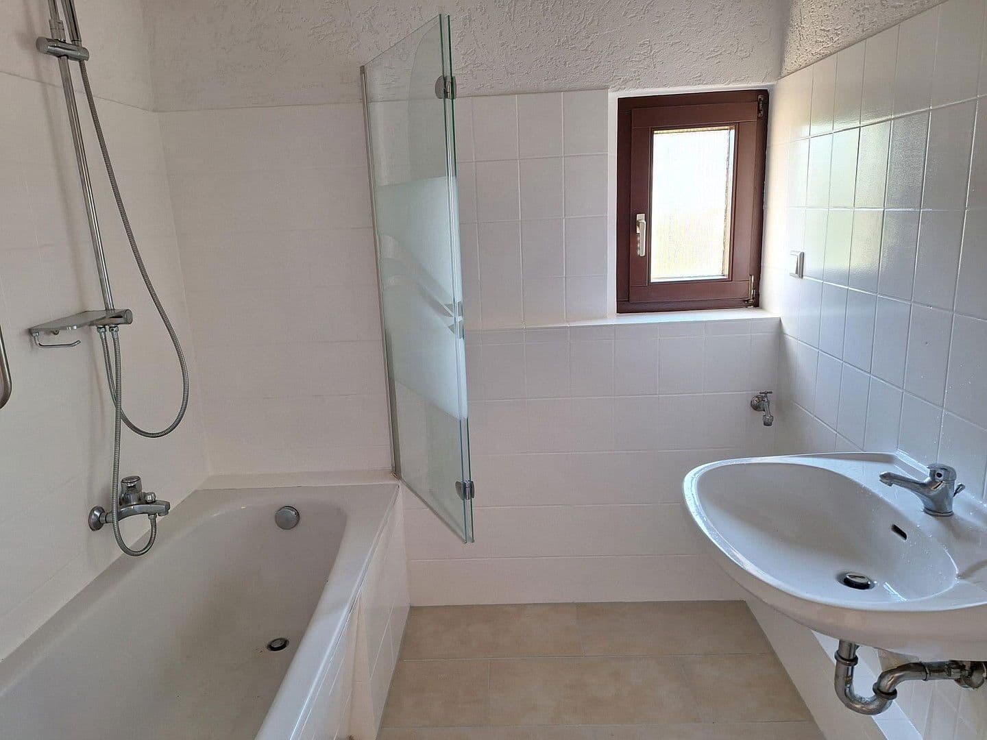 5 bedroom flat to rent, 115 m², Merseburger Straße 452, Halle OT Ammendorf, Saxony-Anhalt 5 bedroom flat to rent, 115 m², Merseburger Straße 452, Halle OT Ammendorf, Saxony-Anhalt