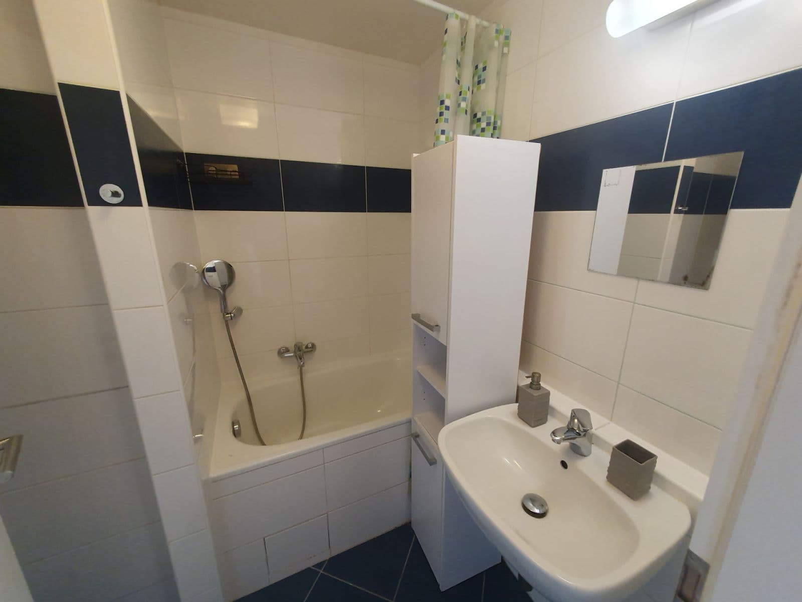 Studio flat to rent, 34 m², Morseova, Prague, Prague Studio flat to rent, 34 m², Morseova, Prague, Prague