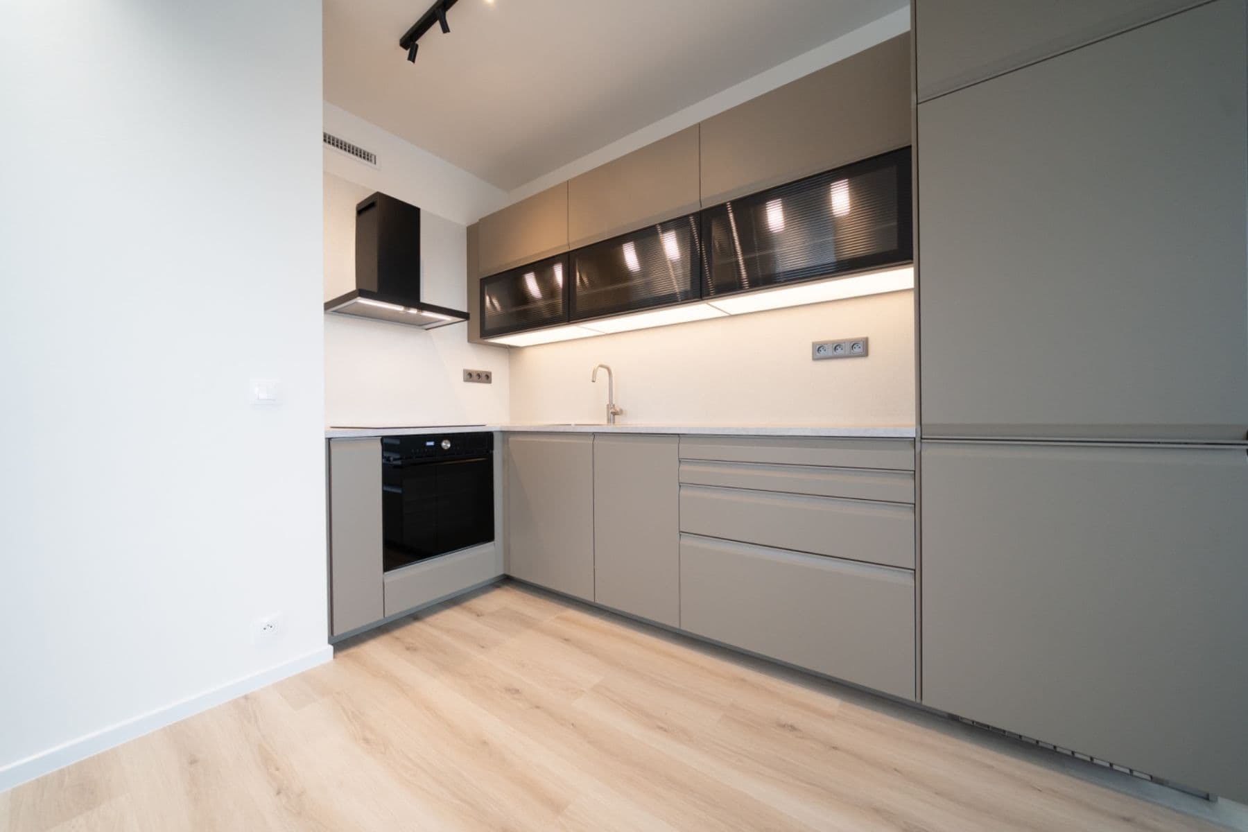 1 bedroom with open-plan kitchen flat to rent, 52 m², Laponská, Prague, Prague 1 bedroom with open-plan kitchen flat to rent, 52 m², Laponská, Prague, Prague