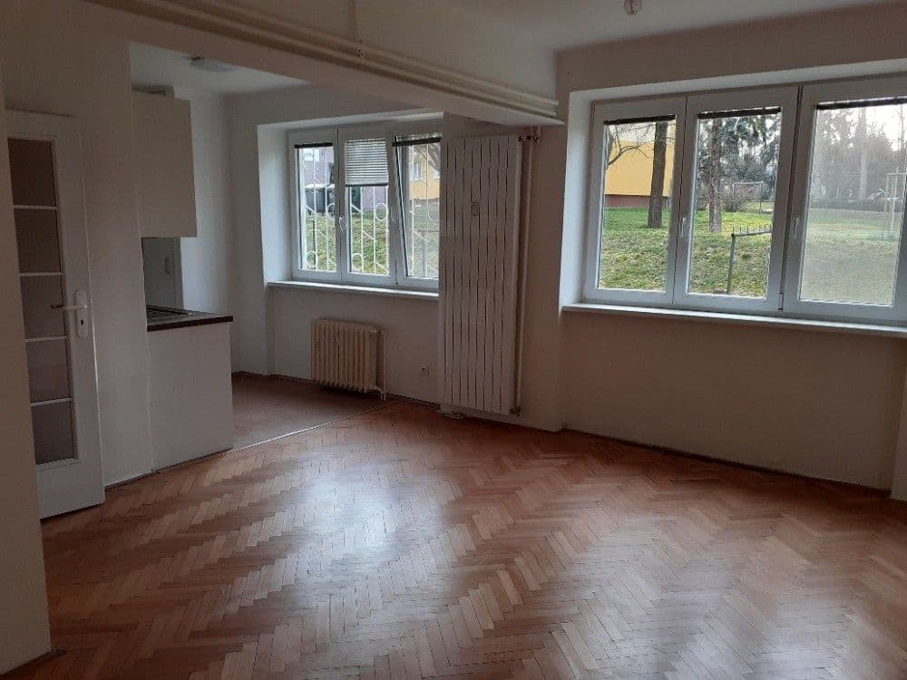 Studio flat for sale, 35 m², Plk. B. Petroviče, Dobříš, Středočeský Region Studio flat for sale, 35 m², Plk. B. Petroviče, Dobříš, Středočeský Region
