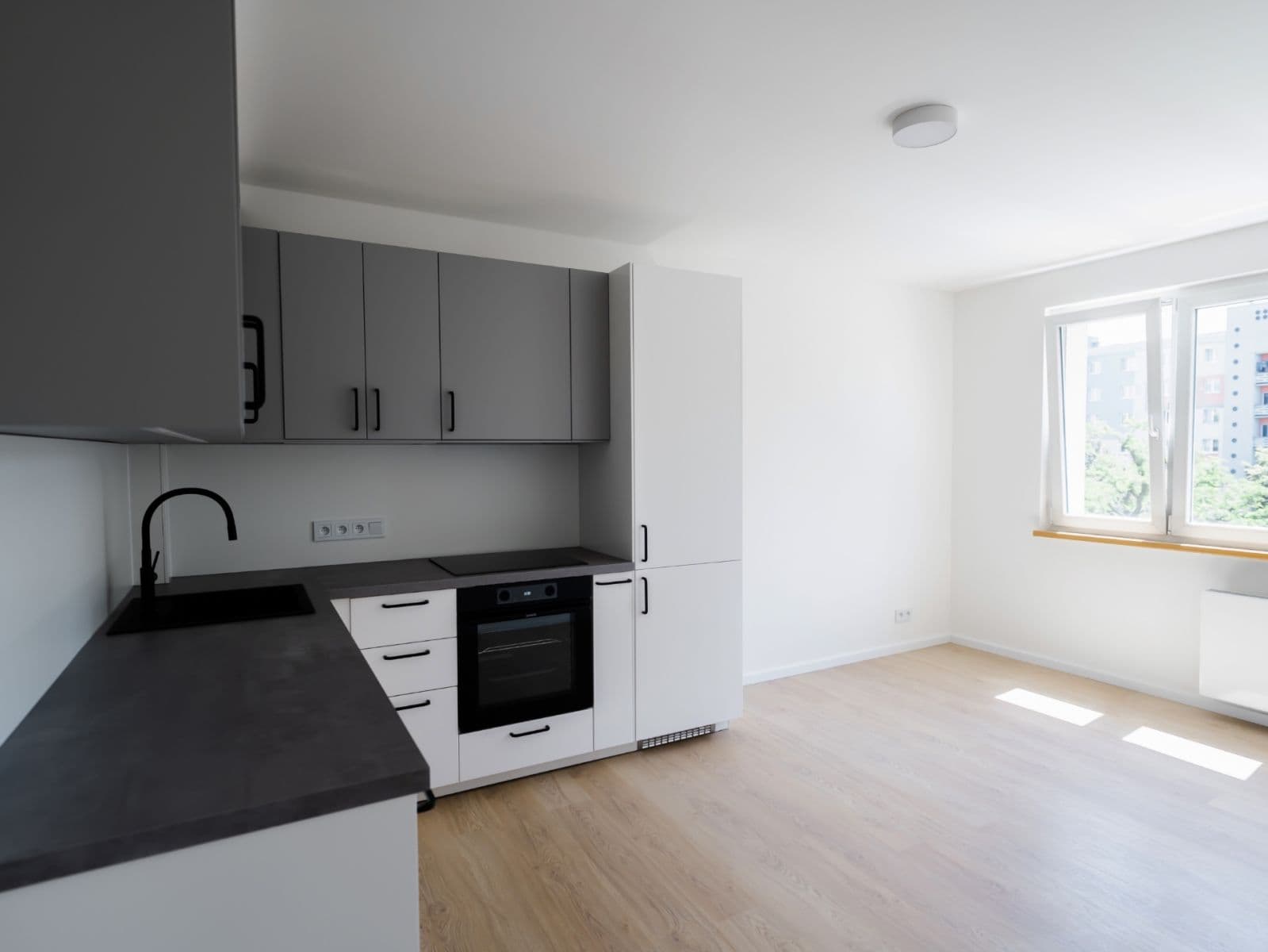 2 bedroom with open-plan kitchen flat to rent, 53 m², Káranská, Prague, Prague 2 bedroom with open-plan kitchen flat to rent, 53 m², Káranská, Prague, Prague