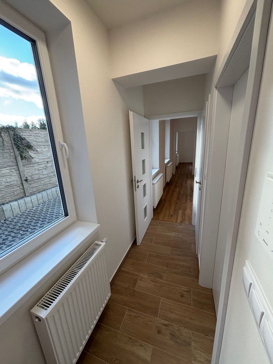 1 bedroom with open-plan kitchen flat to rent, 57 m², Široká, Říčany, Středočeský Region 1 bedroom with open-plan kitchen flat to rent, 57 m², Široká, Říčany, Středočeský Region