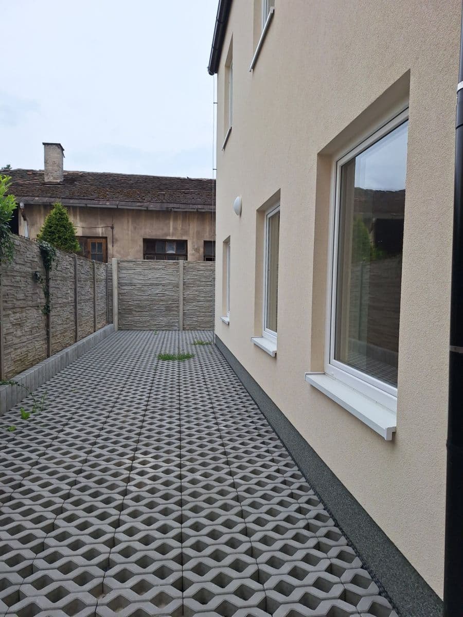 1 bedroom with open-plan kitchen flat to rent, 57 m², Široká, Říčany, Středočeský Region 1 bedroom with open-plan kitchen flat to rent, 57 m², Široká, Říčany, Středočeský Region