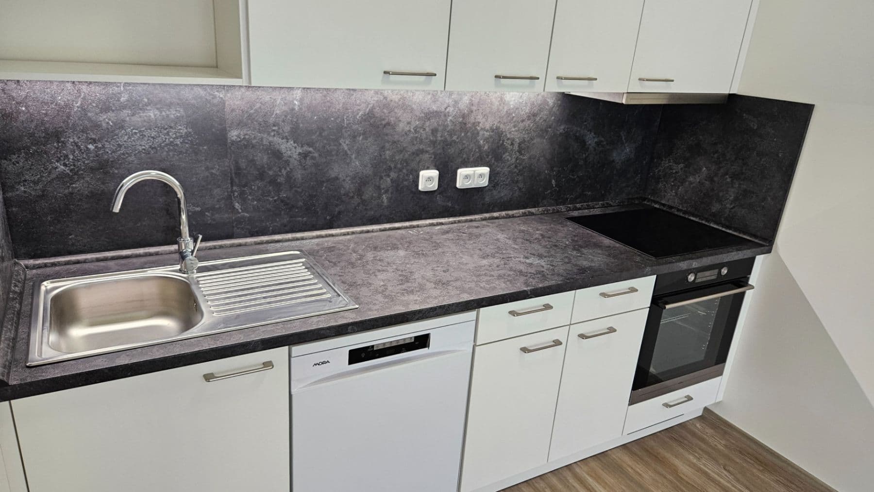 1 bedroom with open-plan kitchen flat to rent, 53 m², Sinkulova, Prague, Prague 1 bedroom with open-plan kitchen flat to rent, 53 m², Sinkulova, Prague, Prague