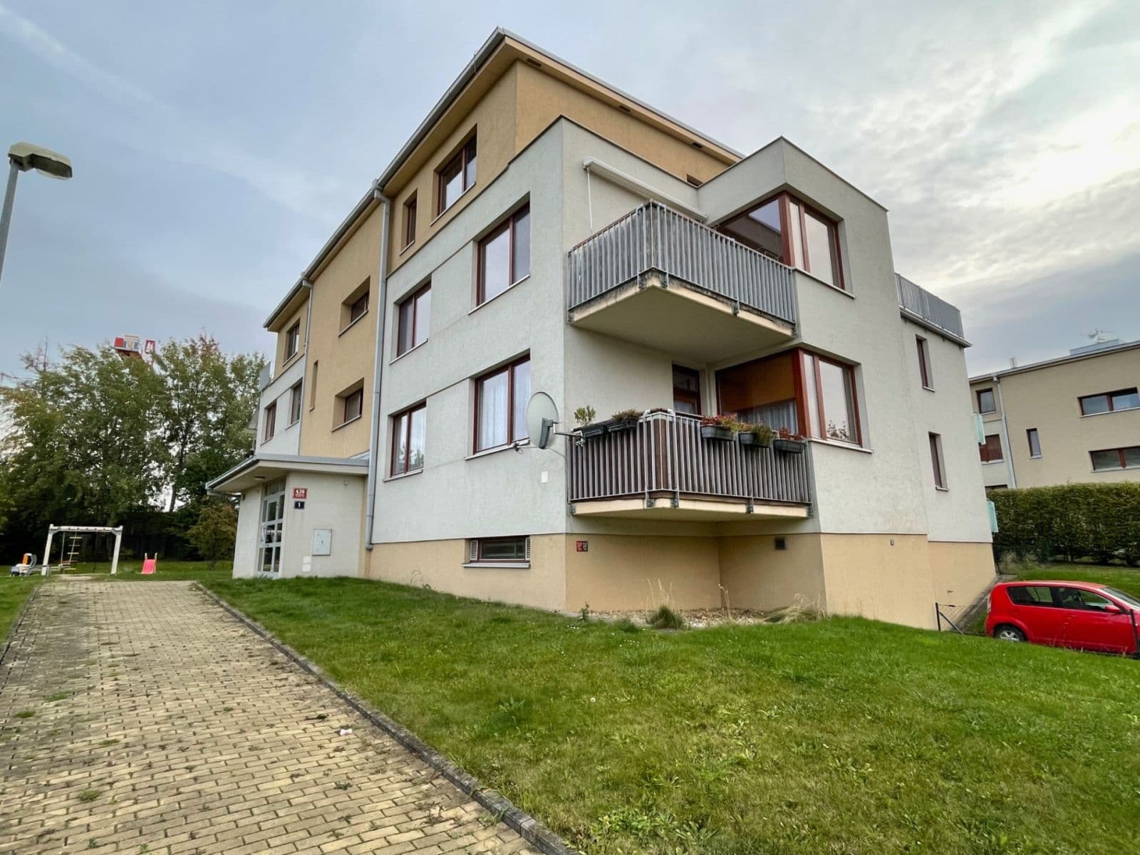 1 bedroom with open-plan kitchen flat to rent, 55 m², Laudonova, Prague, Prague 1 bedroom with open-plan kitchen flat to rent, 55 m², Laudonova, Prague, Prague