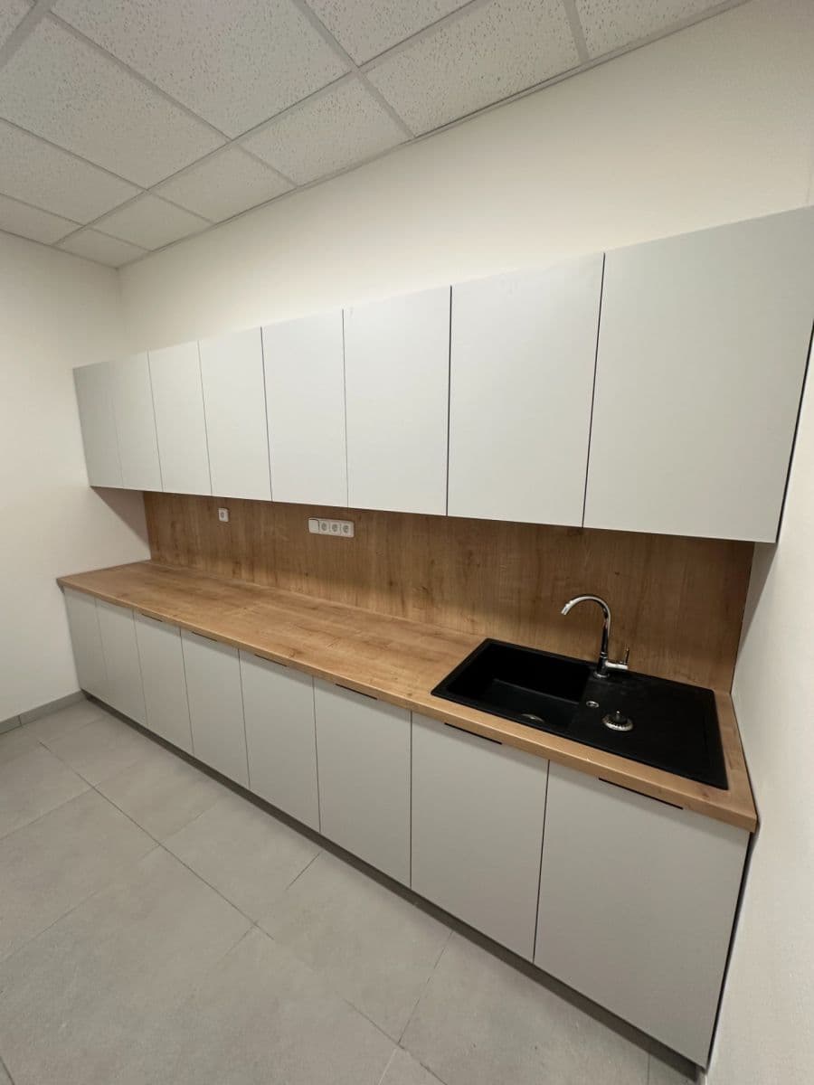 office to rent, 19 m², Kurzova, Prague, Prague office to rent, 19 m², Kurzova, Prague, Prague