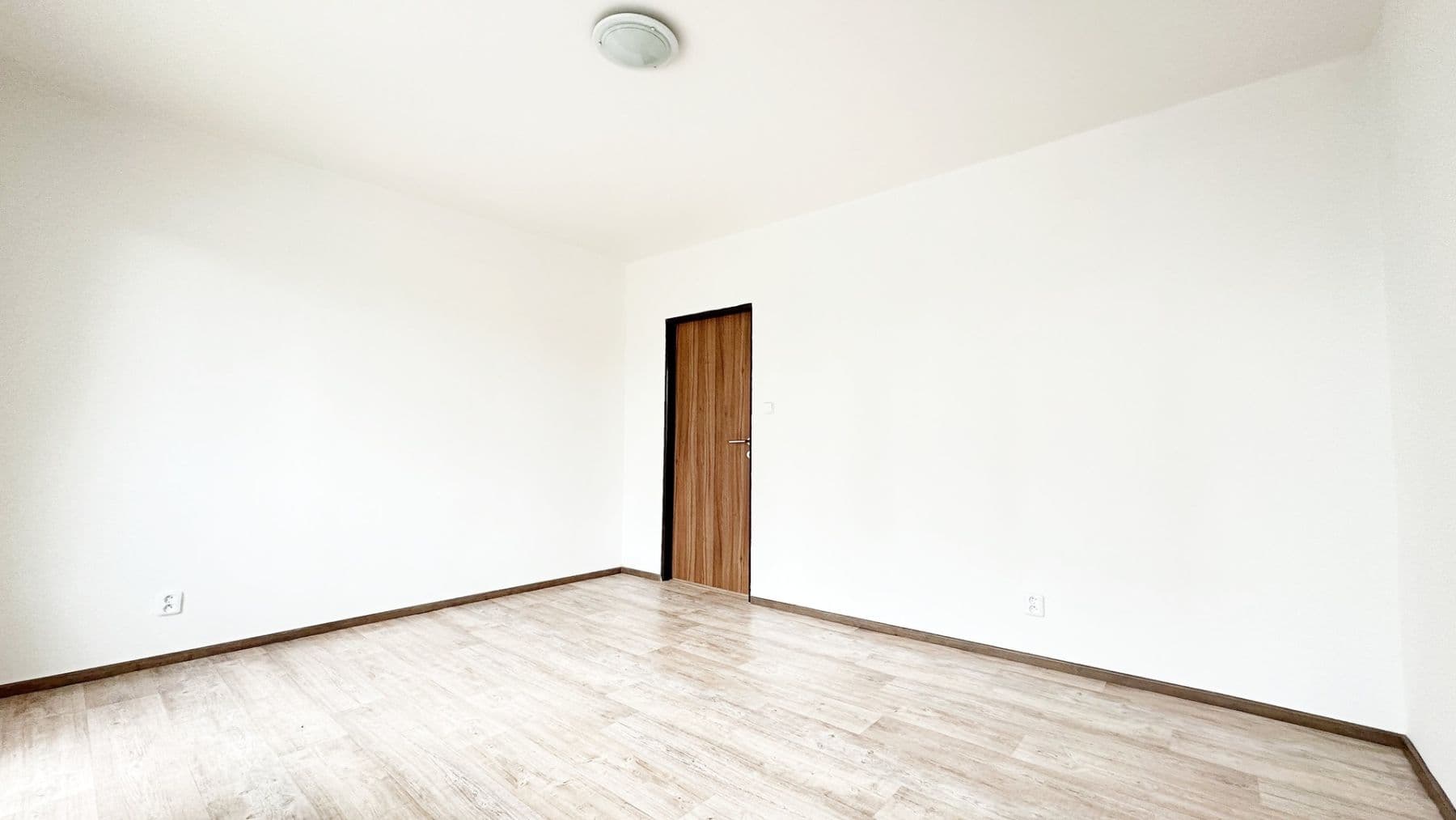 1 bedroom with open-plan kitchen flat to rent, 56 m², Budovatelů, Příbram, Středočeský Region 1 bedroom with open-plan kitchen flat to rent, 56 m², Budovatelů, Příbram, Středočeský Region