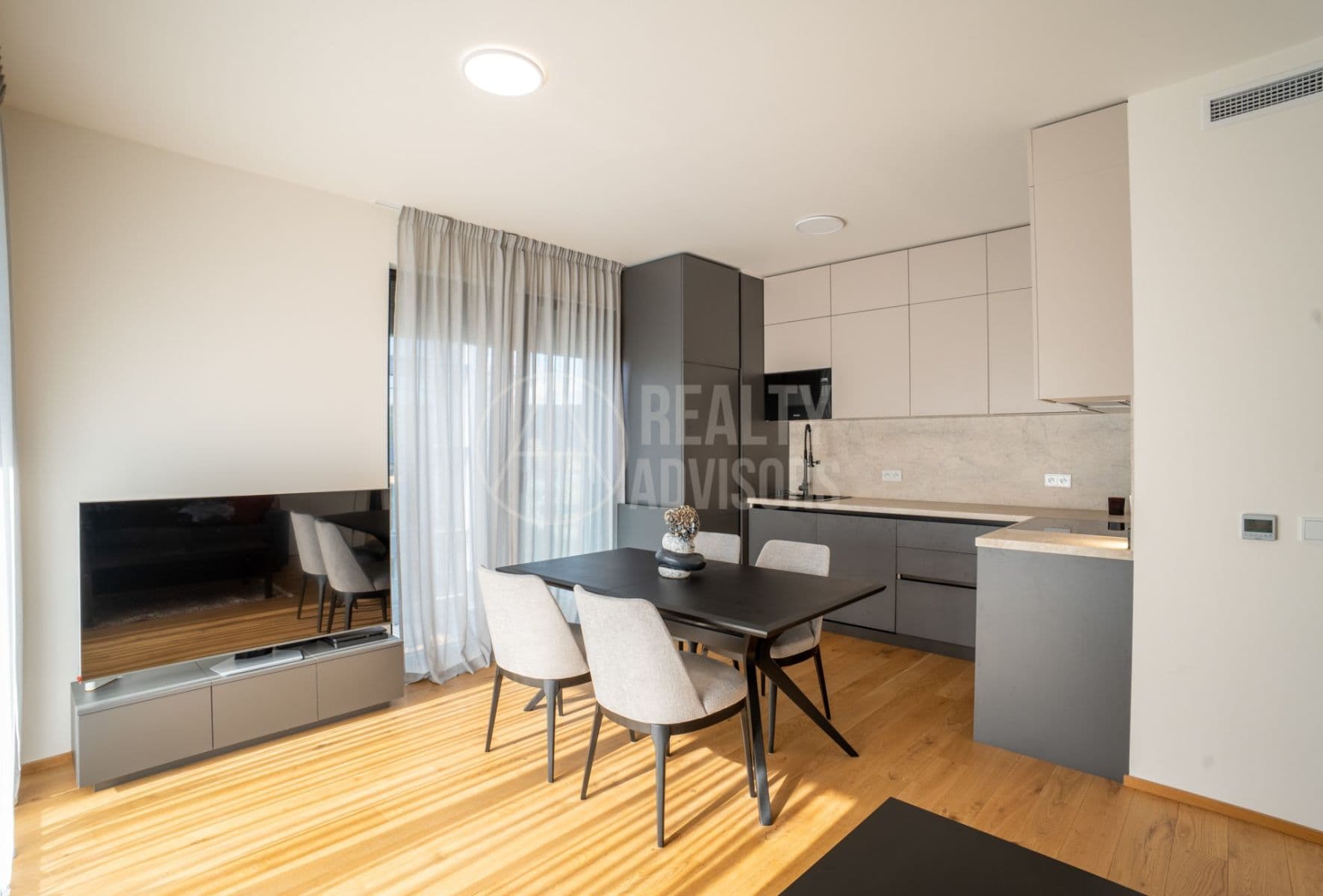 2 bedroom with open-plan kitchen flat for sale, 60 m², Československého exilu, Prague, Prague 2 bedroom with open-plan kitchen flat for sale, 60 m², Československého exilu, Prague, Prague