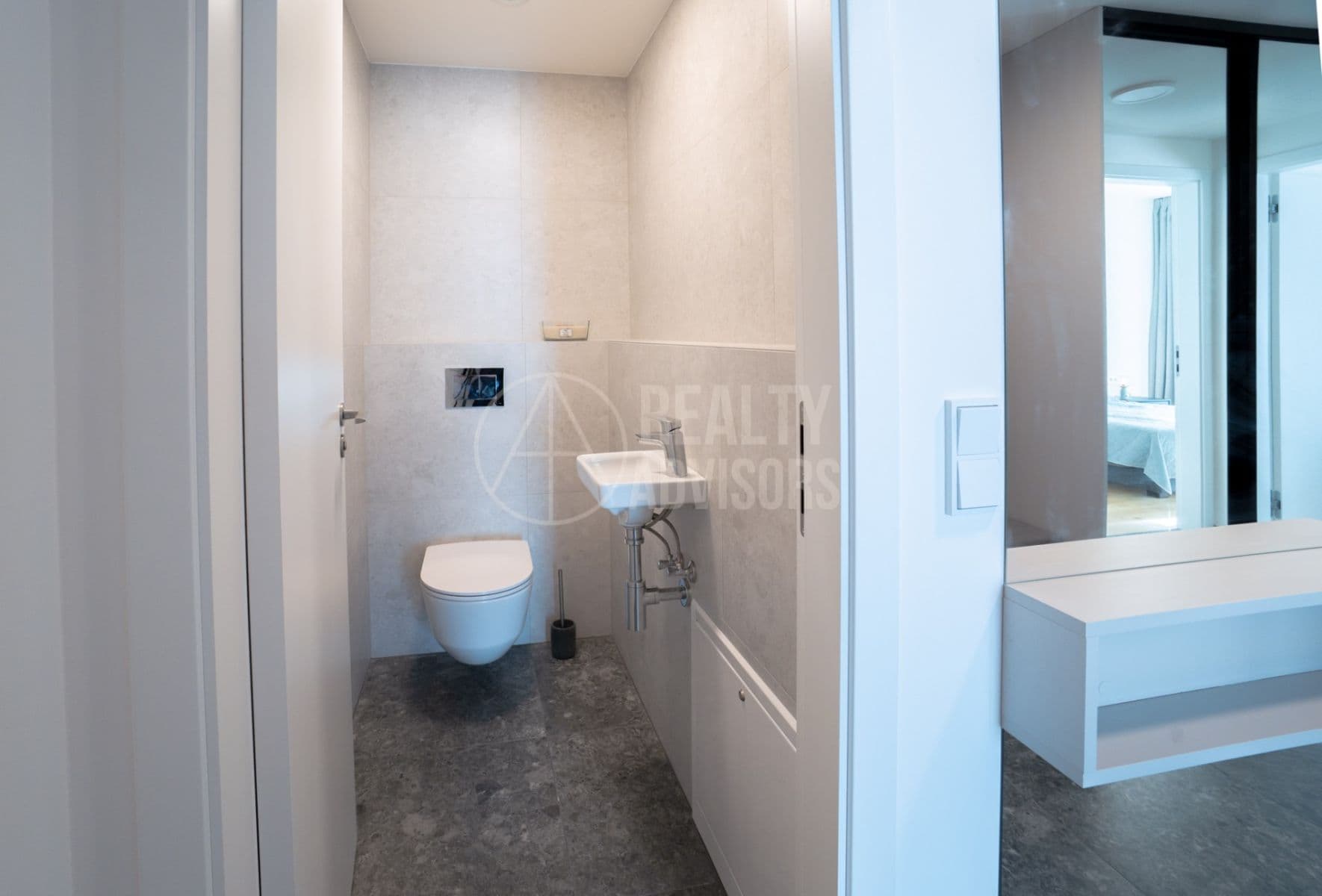 2 bedroom with open-plan kitchen flat for sale, 60 m², Československého exilu, Prague, Prague 2 bedroom with open-plan kitchen flat for sale, 60 m², Československého exilu, Prague, Prague