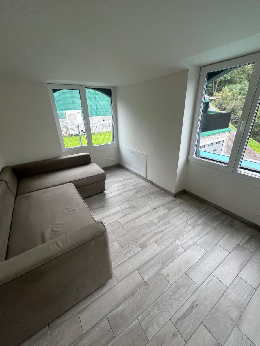 2 bedroom with open-plan kitchen flat to rent, 80 m², Na Baních, Prague, Prague 2 bedroom with open-plan kitchen flat to rent, 80 m², Na Baních, Prague, Prague