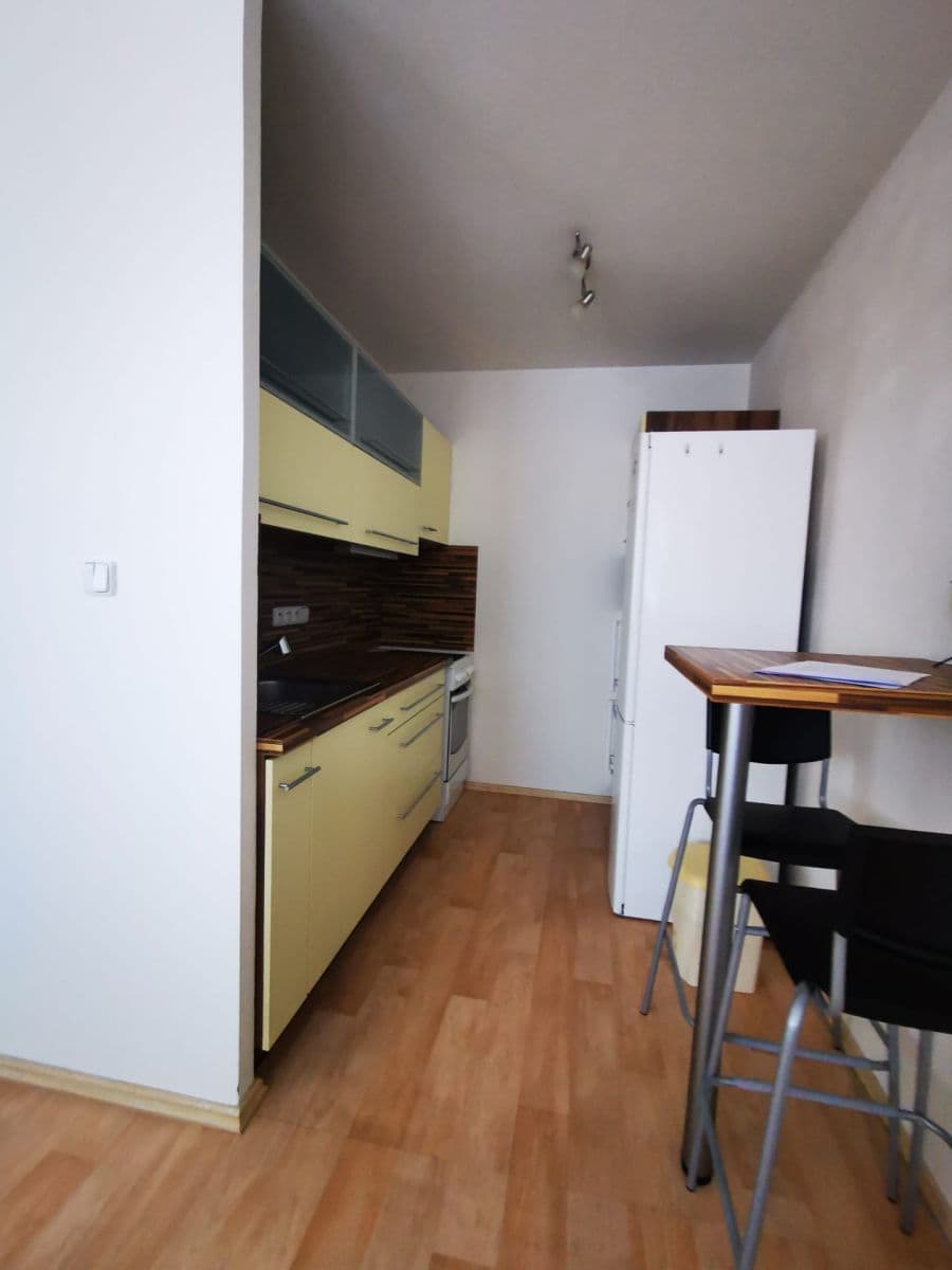 Studio flat to rent, 32 m², Vondroušova, Prague, Prague Studio flat to rent, 32 m², Vondroušova, Prague, Prague
