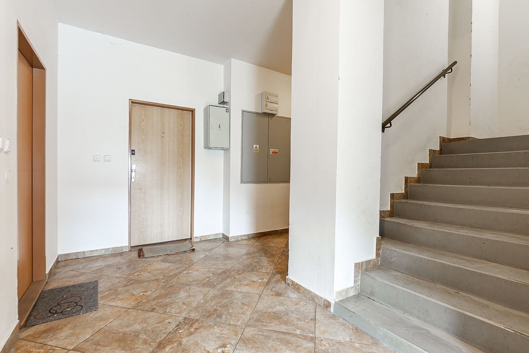 3 bedroom with open-plan kitchen flat for sale, 116 m², Břežany II, Středočeský Region 3 bedroom with open-plan kitchen flat for sale, 116 m², Břežany II, Středočeský Region