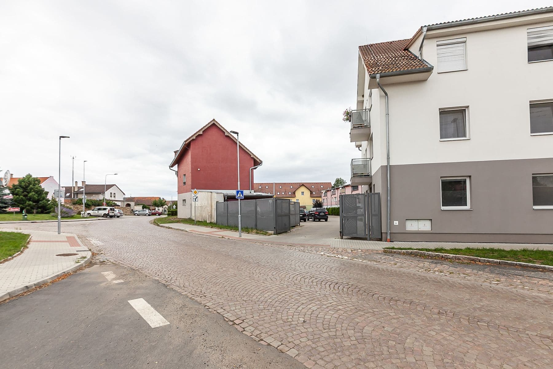 3 bedroom with open-plan kitchen flat for sale, 116 m², Břežany II, Středočeský Region 3 bedroom with open-plan kitchen flat for sale, 116 m², Břežany II, Středočeský Region