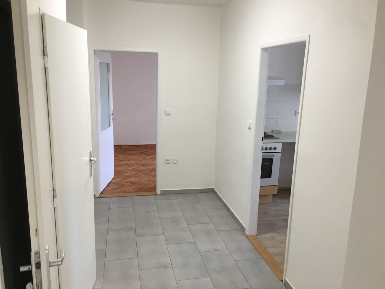 3 bedroom flat to rent, 73 m², Francouzská třída, Plzeň, Plzeňský Region 3 bedroom flat to rent, 73 m², Francouzská třída, Plzeň, Plzeňský Region