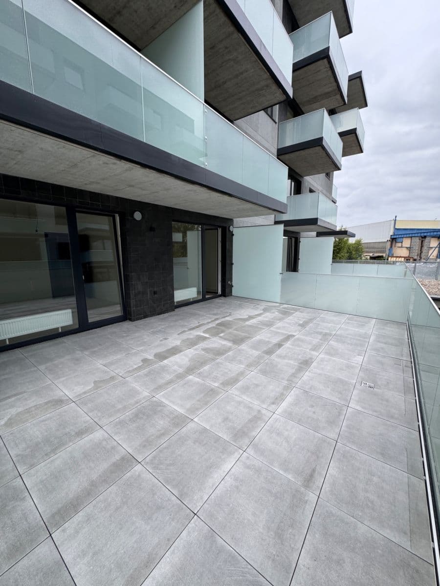 1 bedroom with open-plan kitchen flat to rent, 56 m², Čakovická, Prague, Prague 1 bedroom with open-plan kitchen flat to rent, 56 m², Čakovická, Prague, Prague