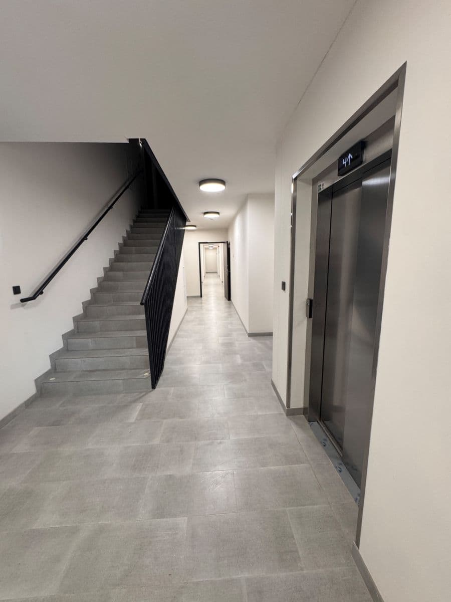 1 bedroom with open-plan kitchen flat to rent, 56 m², Čakovická, Prague, Prague 1 bedroom with open-plan kitchen flat to rent, 56 m², Čakovická, Prague, Prague