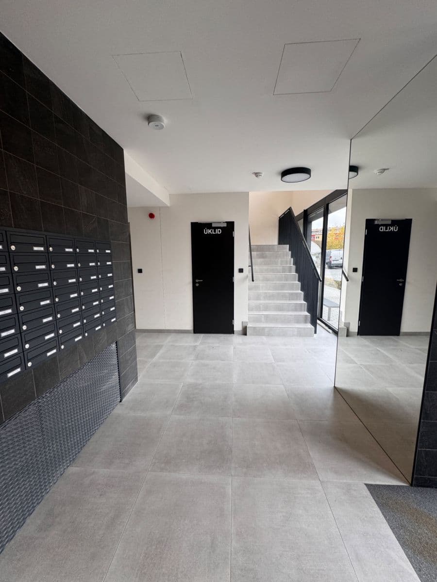 1 bedroom with open-plan kitchen flat to rent, 56 m², Čakovická, Prague, Prague 1 bedroom with open-plan kitchen flat to rent, 56 m², Čakovická, Prague, Prague