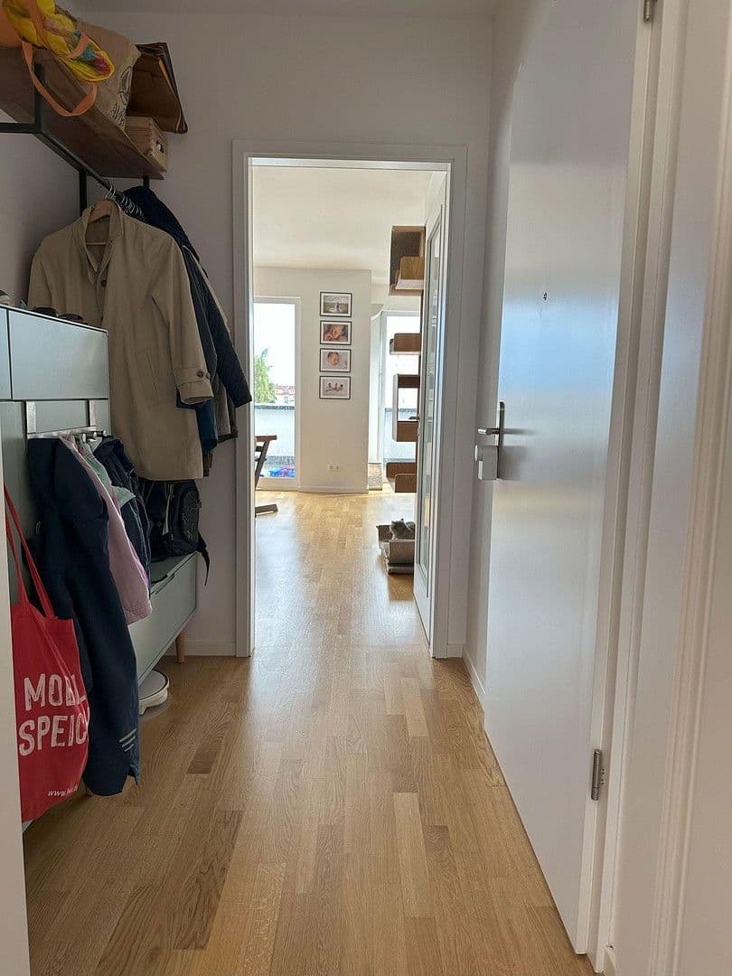 3 bedroom with open-plan kitchen flat to rent, 145 m², Neu-Isenburg, Hesse 3 bedroom with open-plan kitchen flat to rent, 145 m², Neu-Isenburg, Hesse