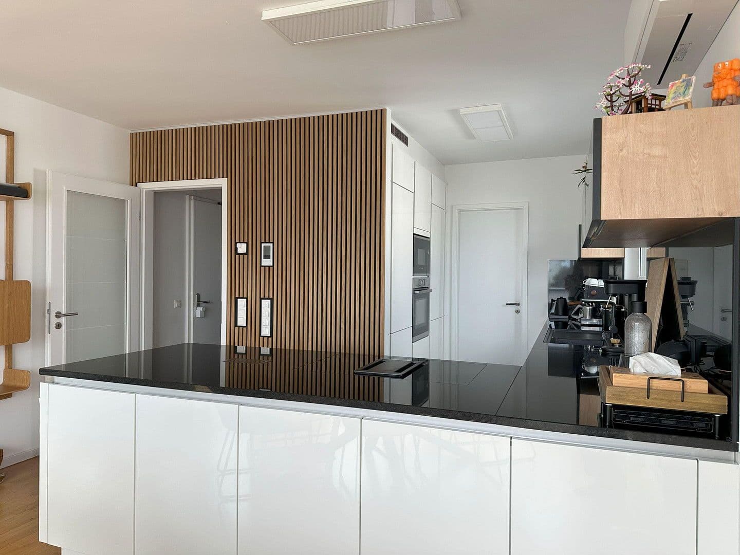 3 bedroom with open-plan kitchen flat to rent, 145 m², Neu-Isenburg, Hesse 3 bedroom with open-plan kitchen flat to rent, 145 m², Neu-Isenburg, Hesse