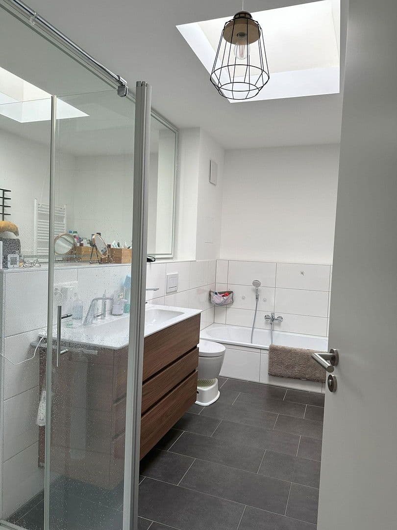 3 bedroom with open-plan kitchen flat to rent, 145 m², Neu-Isenburg, Hesse 3 bedroom with open-plan kitchen flat to rent, 145 m², Neu-Isenburg, Hesse