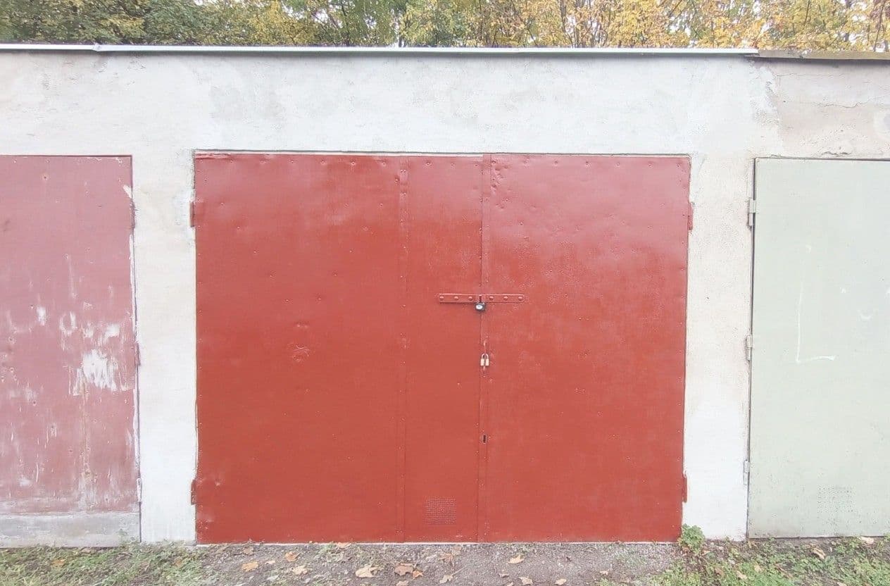 garage for sale, 16 m², Milovice, Středočeský Region garage for sale, 16 m², Milovice, Středočeský Region