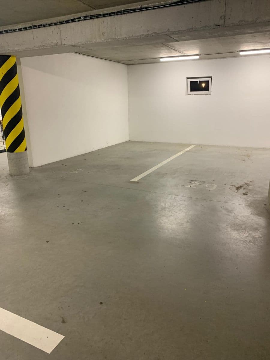 garage to rent, 20 m², Plzeň, Plzeňský Region garage to rent, 20 m², Plzeň, Plzeňský Region