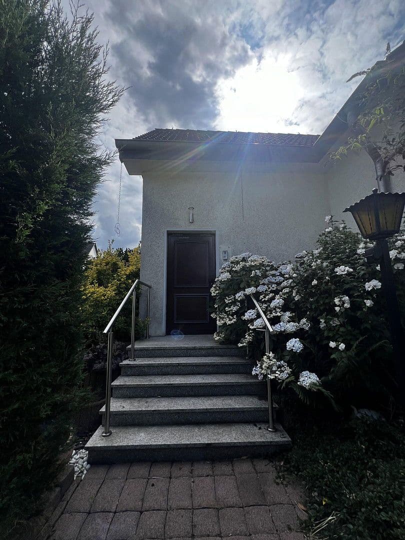 3 bedroom flat to rent, 120 m², Mühlheim an der Ruhr, North Rhine-Westphalia 3 bedroom flat to rent, 120 m², Mühlheim an der Ruhr, North Rhine-Westphalia