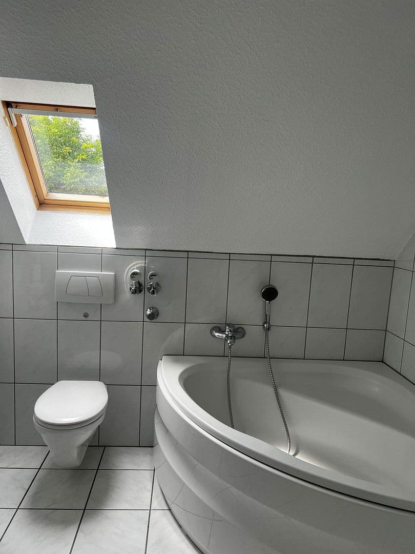 3 bedroom flat to rent, 120 m², Mühlheim an der Ruhr, North Rhine-Westphalia 3 bedroom flat to rent, 120 m², Mühlheim an der Ruhr, North Rhine-Westphalia