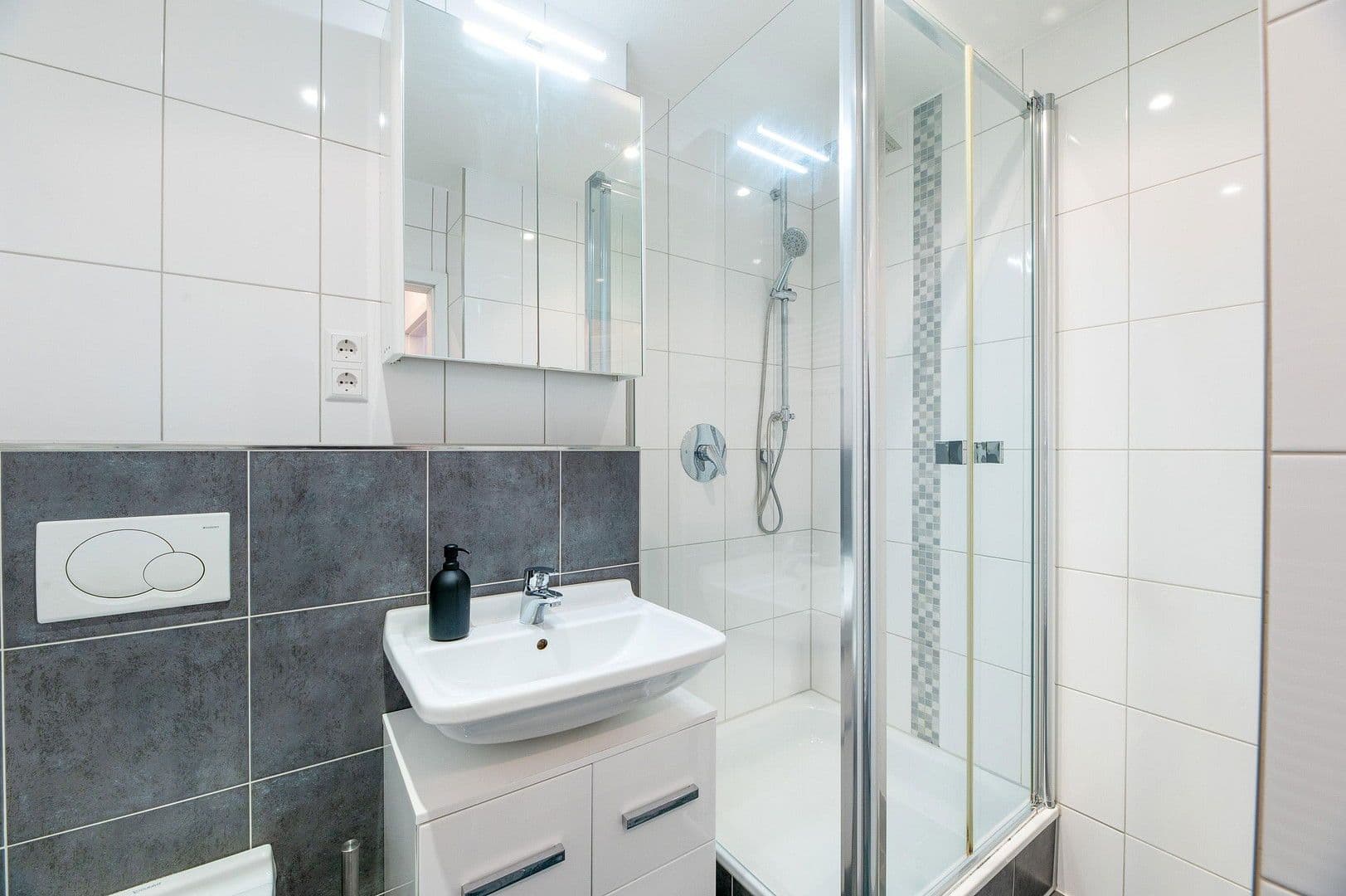 Studio flat to rent, 35 m², Alexanderstraße 48 / 50, Stuttgart, Baden-Württemberg Studio flat to rent, 35 m², Alexanderstraße 48 / 50, Stuttgart, Baden-Württemberg