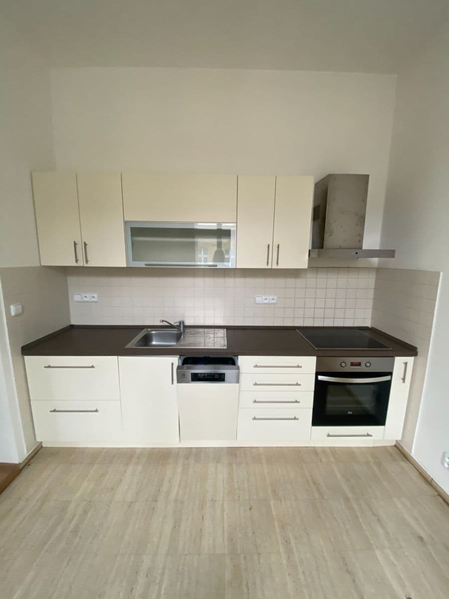 2 bedroom flat to rent, 74 m², Rumunská, Prague, Prague 2 bedroom flat to rent, 74 m², Rumunská, Prague, Prague