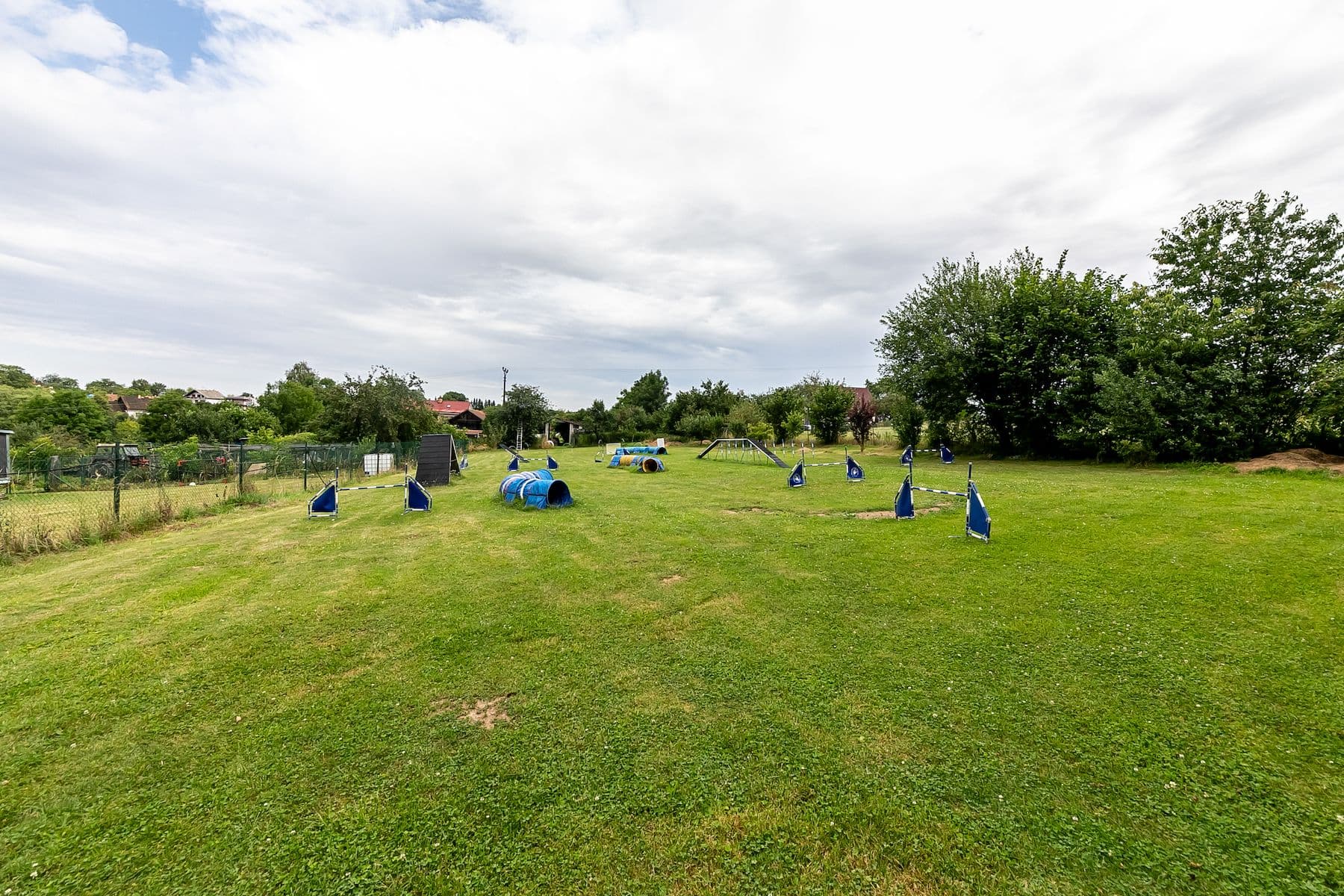 plot for sale, 1,800 m², Podveky, Středočeský Region plot for sale, 1,800 m², Podveky, Středočeský Region