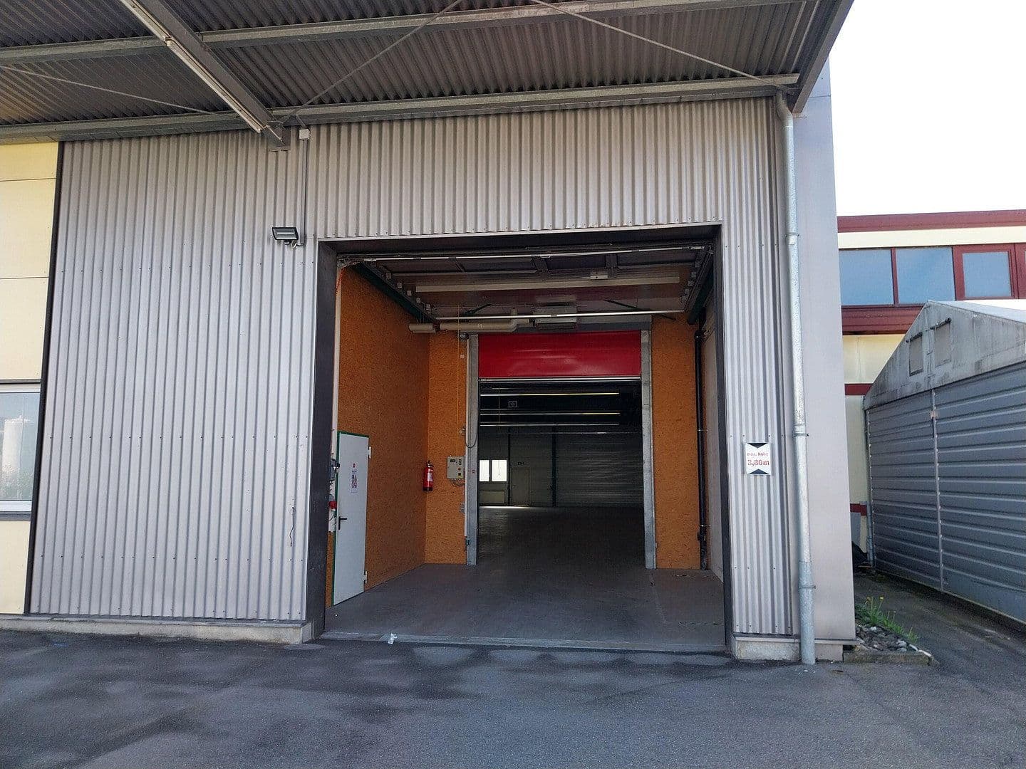 non-residential property to rent, 2,000 m², Uhlmannstrasse 42, Laupheim, Baden-Württemberg non-residential property to rent, 2,000 m², Uhlmannstrasse 42, Laupheim, Baden-Württemberg