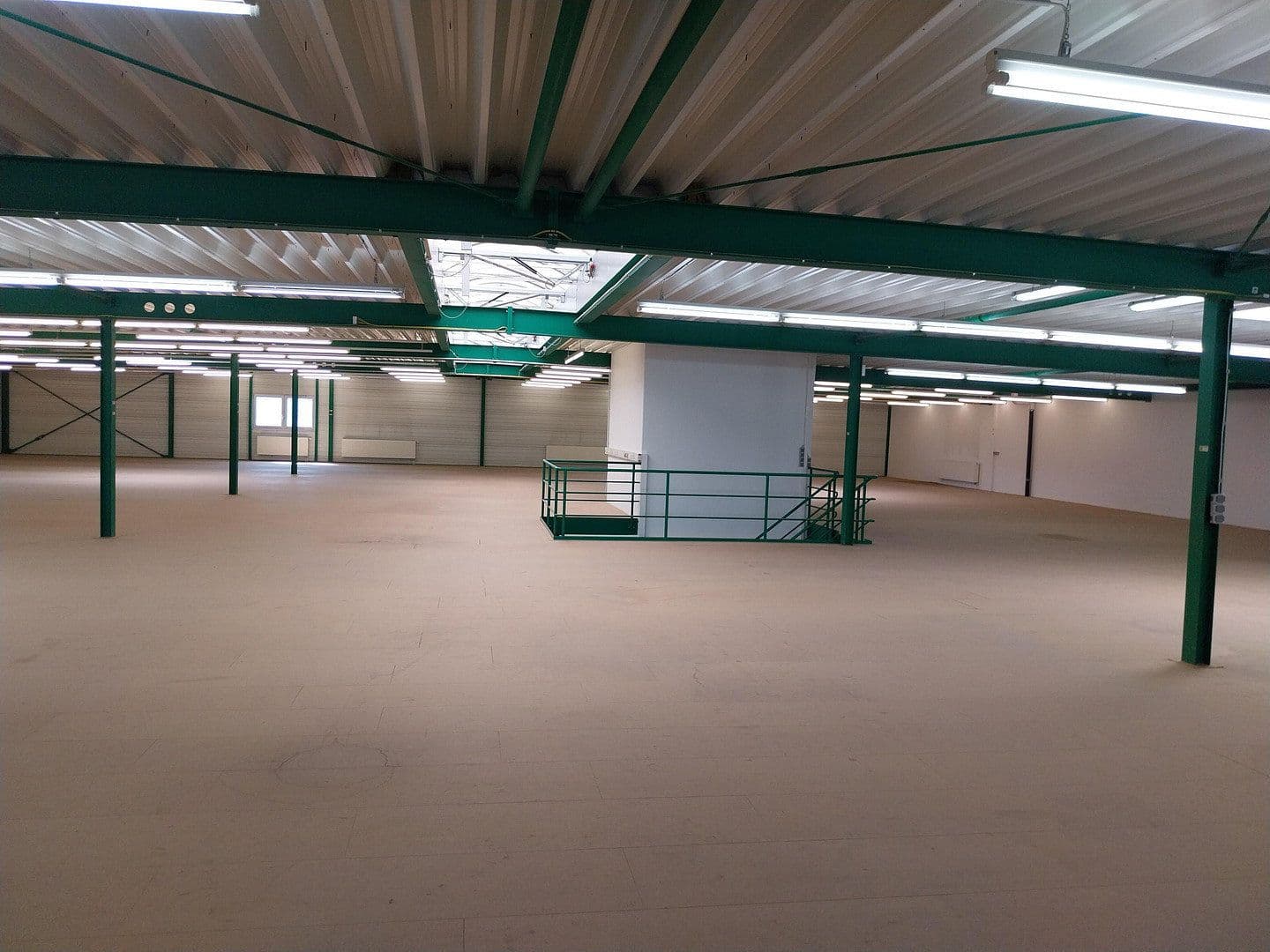 non-residential property to rent, 2,000 m², Uhlmannstrasse 42, Laupheim, Baden-Württemberg non-residential property to rent, 2,000 m², Uhlmannstrasse 42, Laupheim, Baden-Württemberg