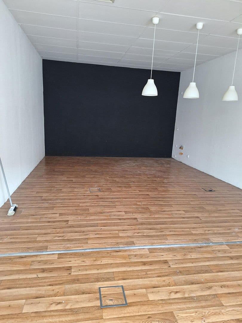 office to rent, 53 m², Black + Decker Str., 28, Idstein, Hesse office to rent, 53 m², Black + Decker Str., 28, Idstein, Hesse