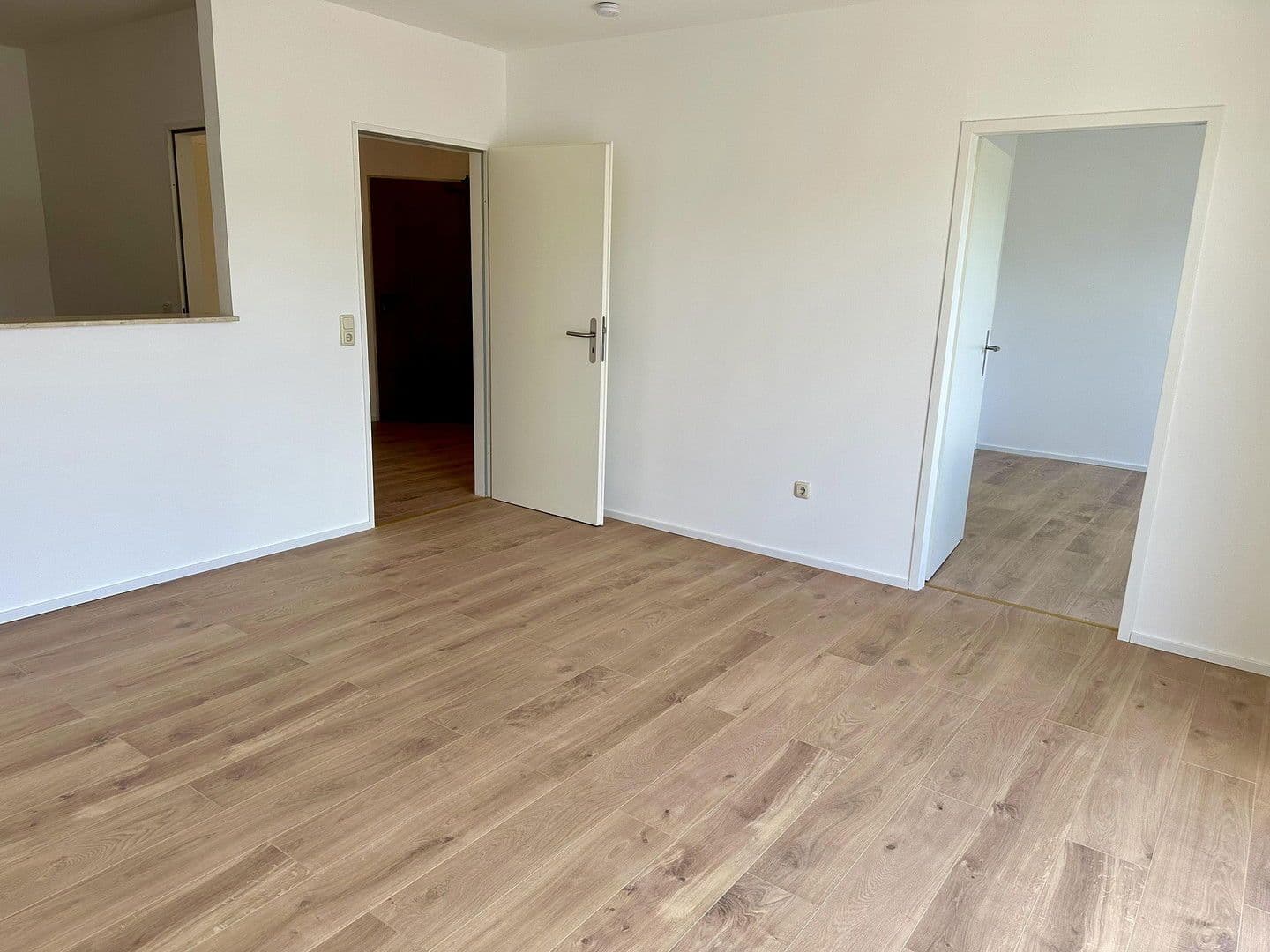 house for sale, 1,055 m², Frankfurt, Hesse house for sale, 1,055 m², Frankfurt, Hesse