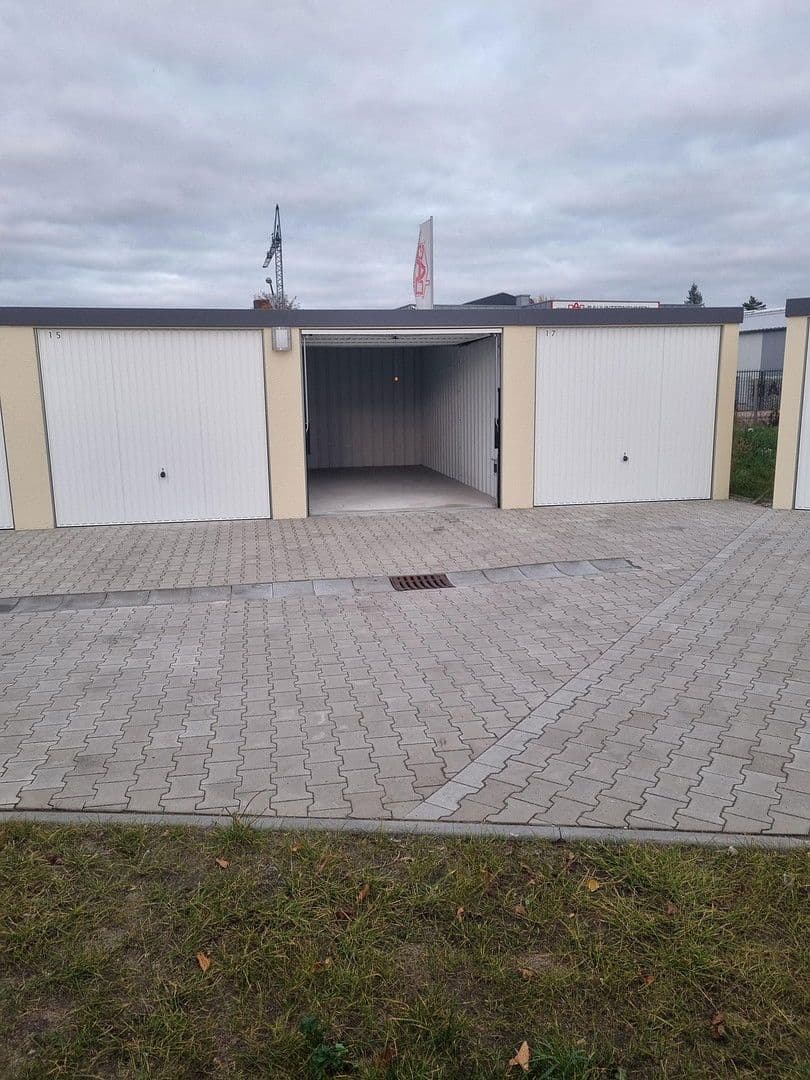 garage to rent, 16 m², Bruchstraße, Lehrte, Lower Saxony garage to rent, 16 m², Bruchstraße, Lehrte, Lower Saxony