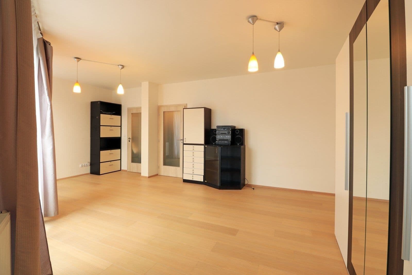 1 bedroom with open-plan kitchen flat to rent, 64 m², Devonská, Prague, Prague 1 bedroom with open-plan kitchen flat to rent, 64 m², Devonská, Prague, Prague