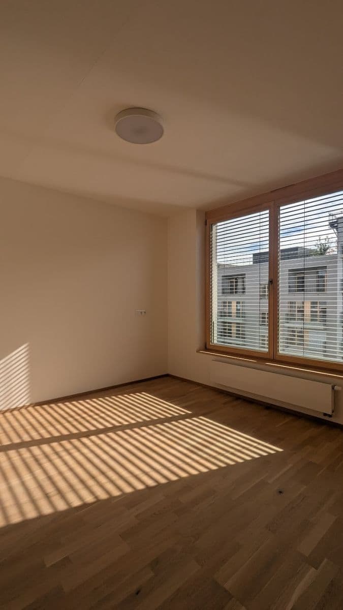 3 bedroom with open-plan kitchen flat to rent, 110 m², Toyen, Prague, Prague 3 bedroom with open-plan kitchen flat to rent, 110 m², Toyen, Prague, Prague