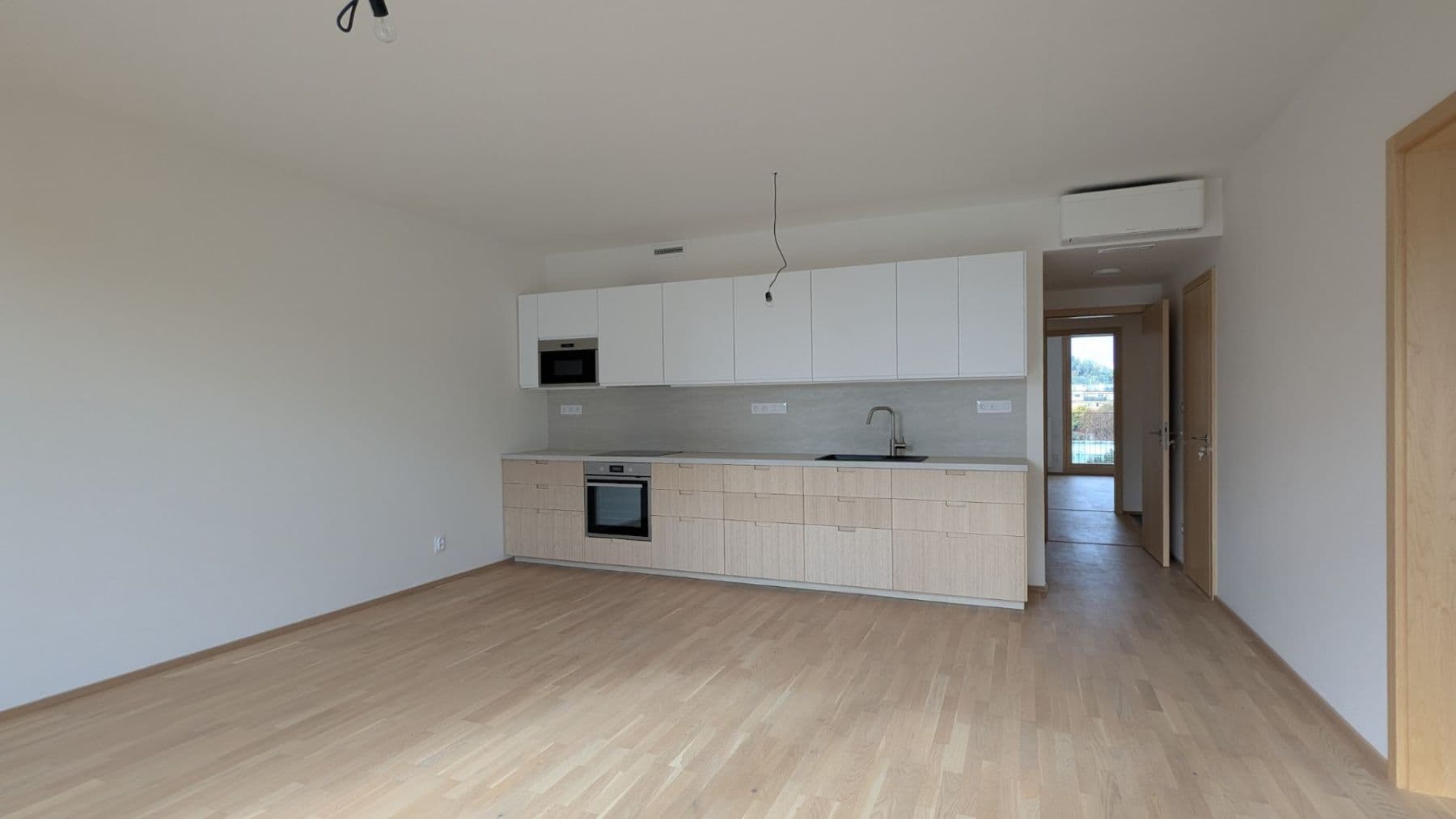 3 bedroom with open-plan kitchen flat to rent, 110 m², Toyen, Prague, Prague 3 bedroom with open-plan kitchen flat to rent, 110 m², Toyen, Prague, Prague