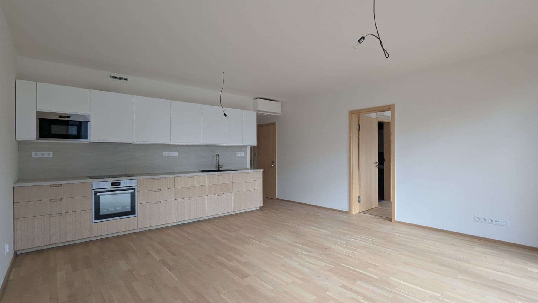 3 bedroom with open-plan kitchen flat to rent, 110 m², Toyen, Prague, Prague 3 bedroom with open-plan kitchen flat to rent, 110 m², Toyen, Prague, Prague