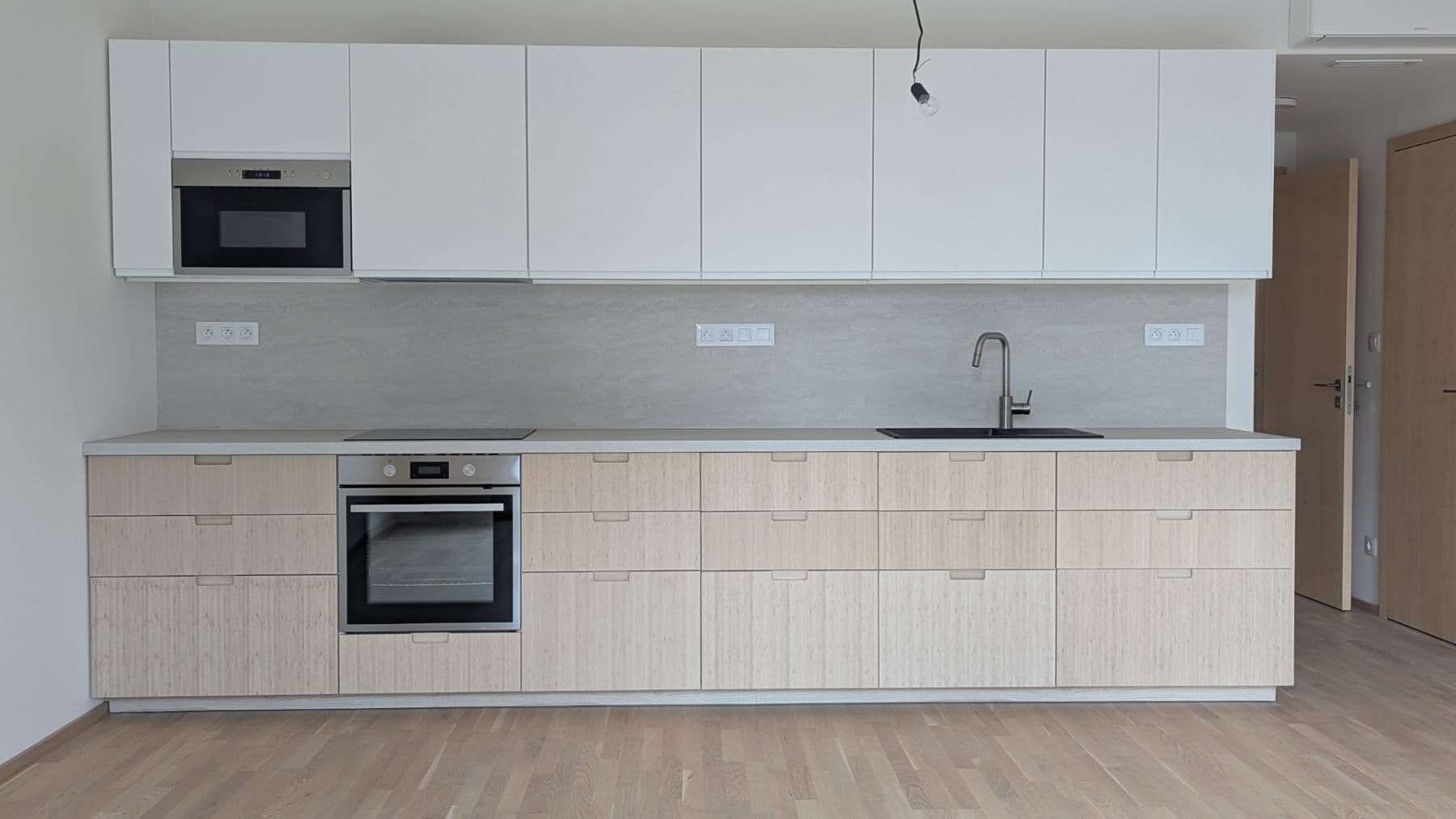 3 bedroom with open-plan kitchen flat to rent, 110 m², Toyen, Prague, Prague 3 bedroom with open-plan kitchen flat to rent, 110 m², Toyen, Prague, Prague