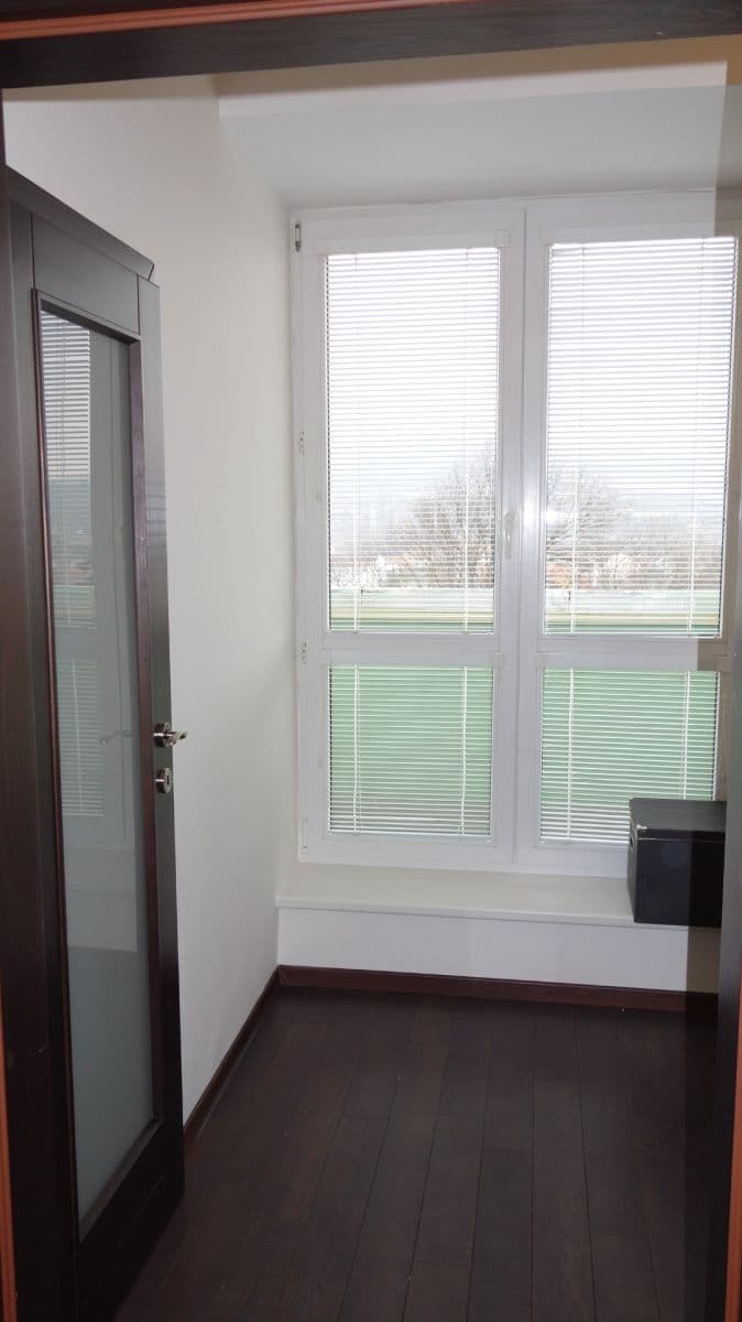 2 bedroom with open-plan kitchen flat to rent, 86 m², Cacovická, Brno, Jihomoravský Region 2 bedroom with open-plan kitchen flat to rent, 86 m², Cacovická, Brno, Jihomoravský Region