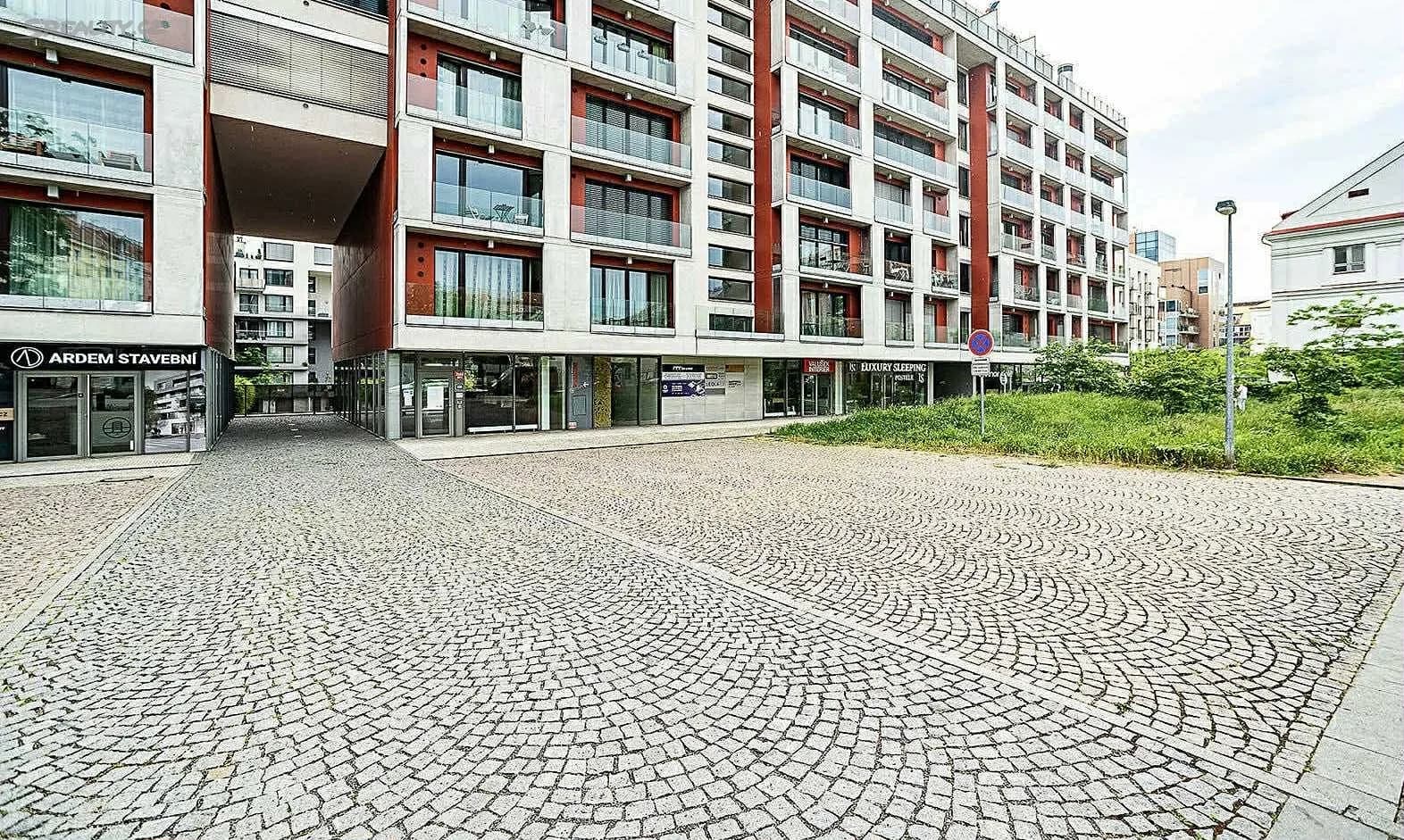 garage to rent, 15 m², Korunní, Prague, Prague garage to rent, 15 m², Korunní, Prague, Prague