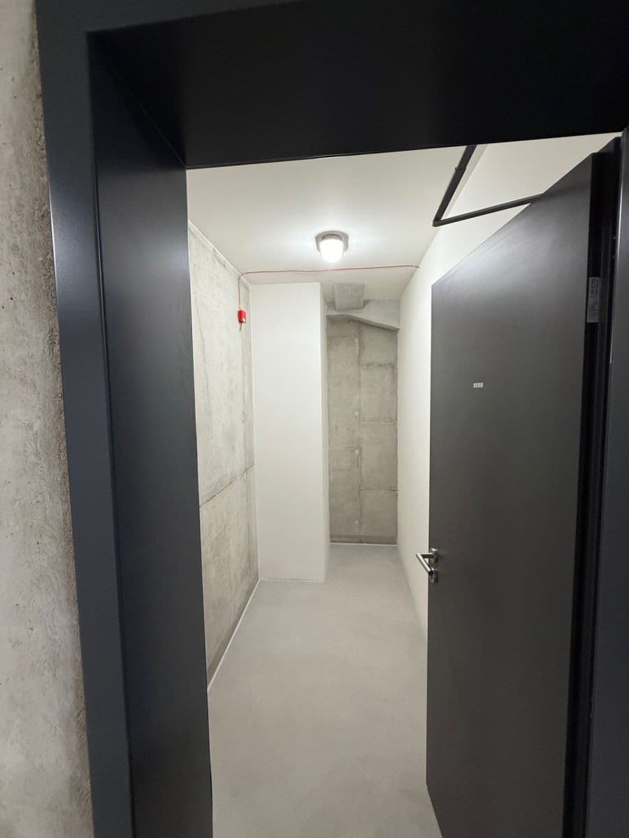 1 bedroom with open-plan kitchen flat to rent, 56 m², Kolbenova, Prague, Prague 1 bedroom with open-plan kitchen flat to rent, 56 m², Kolbenova, Prague, Prague