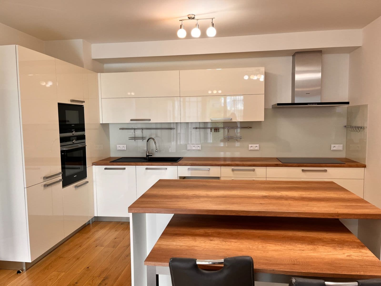2 bedroom with open-plan kitchen flat to rent, 83 m², Archangelská, Prague, Prague 2 bedroom with open-plan kitchen flat to rent, 83 m², Archangelská, Prague, Prague