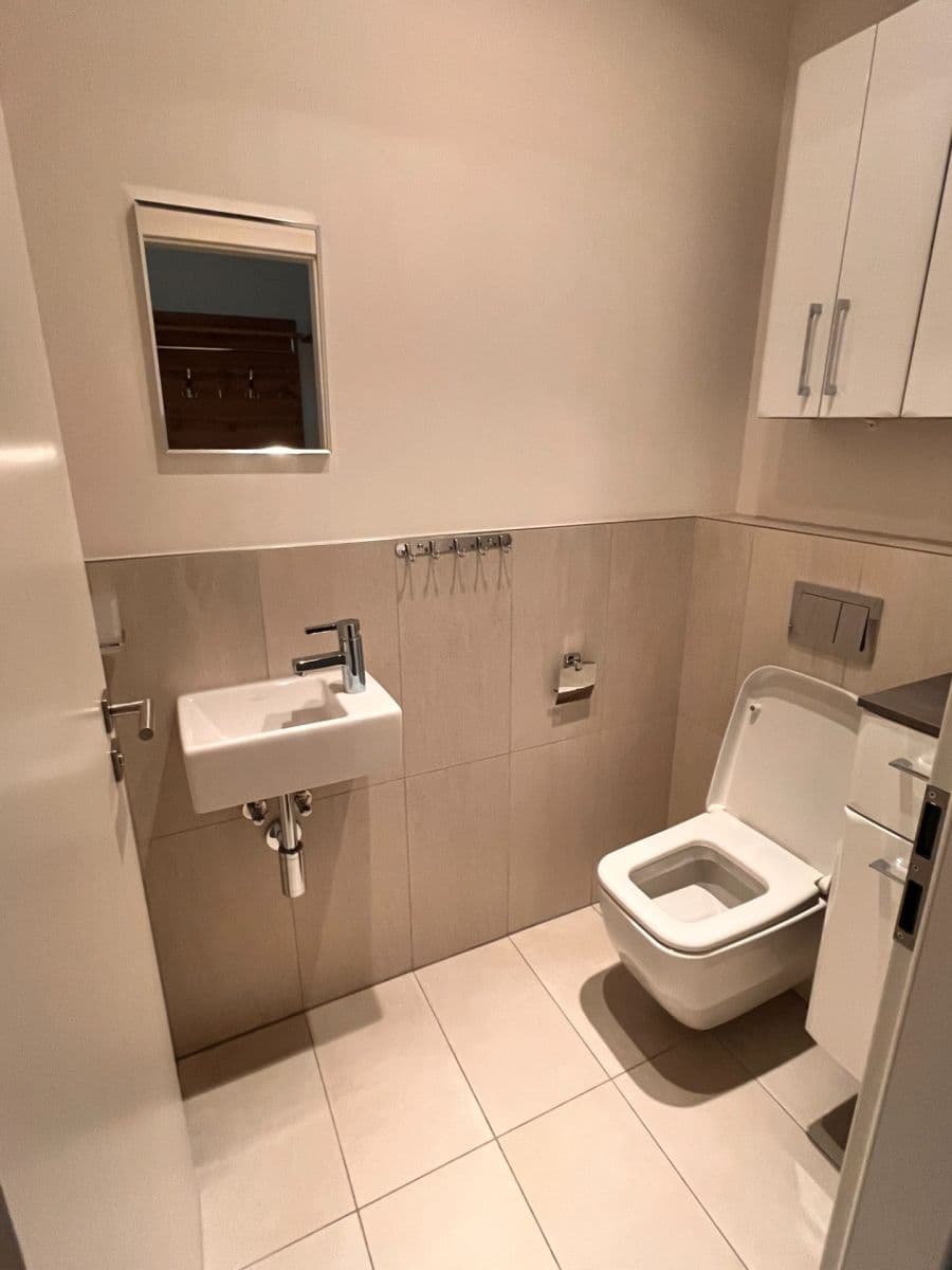 2 bedroom with open-plan kitchen flat to rent, 83 m², Archangelská, Prague, Prague 2 bedroom with open-plan kitchen flat to rent, 83 m², Archangelská, Prague, Prague