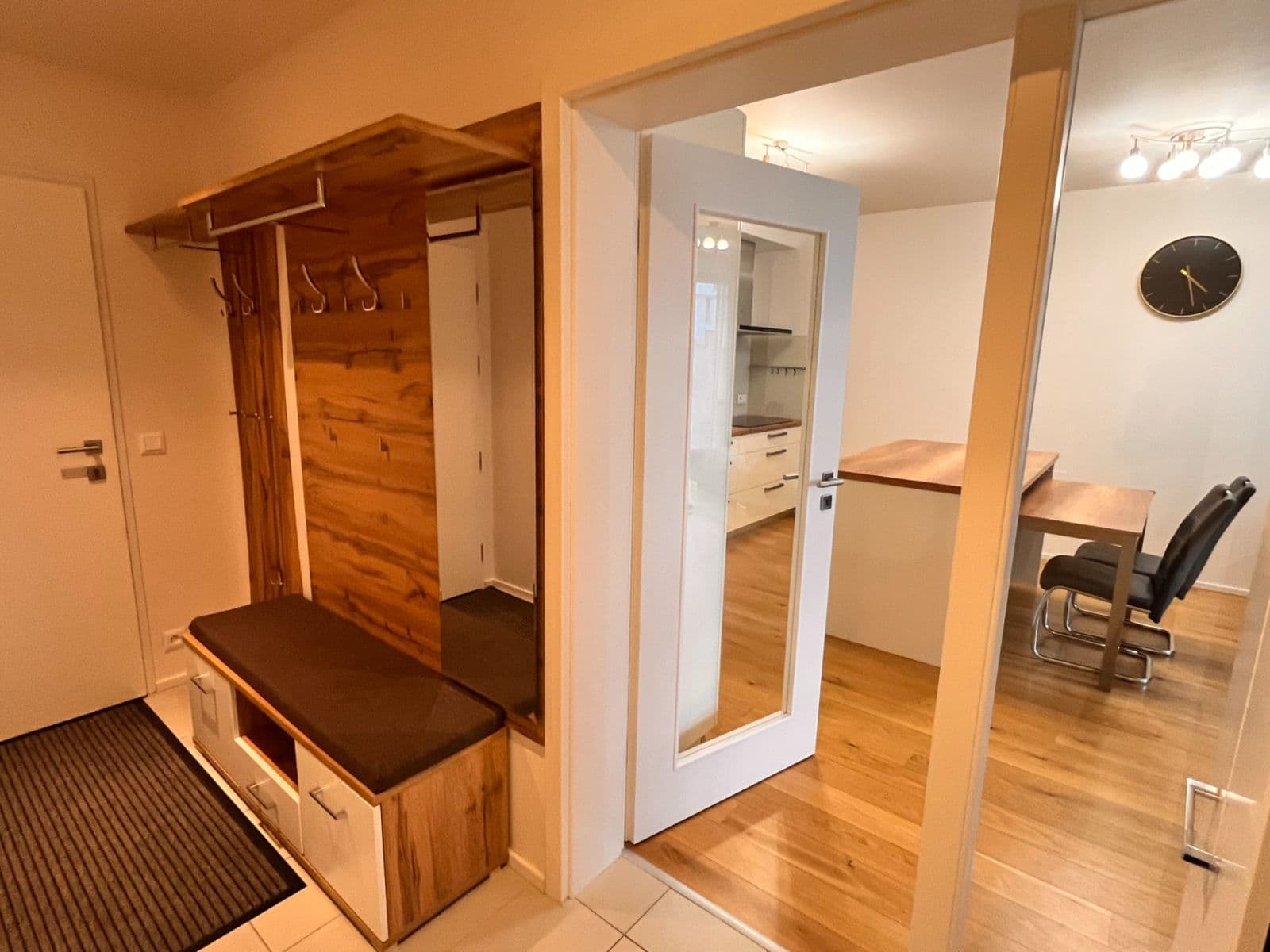 2 bedroom with open-plan kitchen flat to rent, 83 m², Archangelská, Prague, Prague 2 bedroom with open-plan kitchen flat to rent, 83 m², Archangelská, Prague, Prague